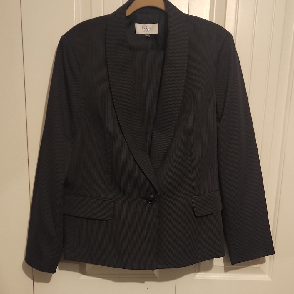 Le Suit Women's Black Blazer With Pink Pinstripes And Dress Pants